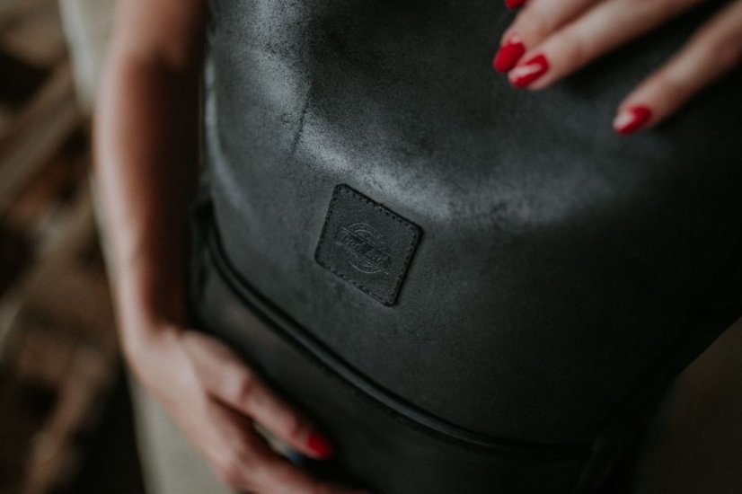 REDANT kožený batoh NATIVE čierny MacBook 15" a 16"