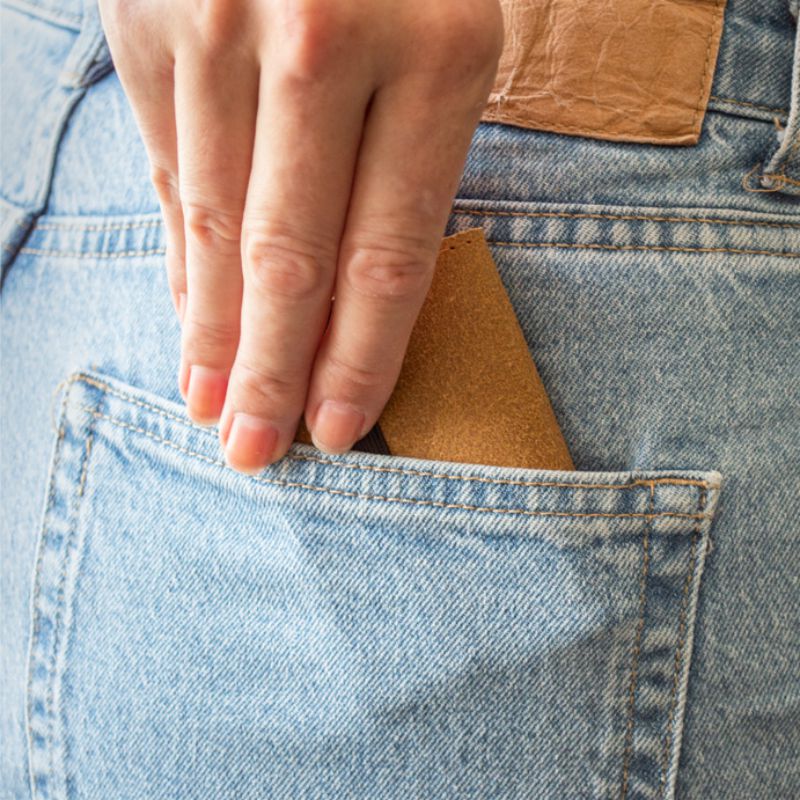 REDANT mini peněženka z voskované kůže NATIVE hnědá