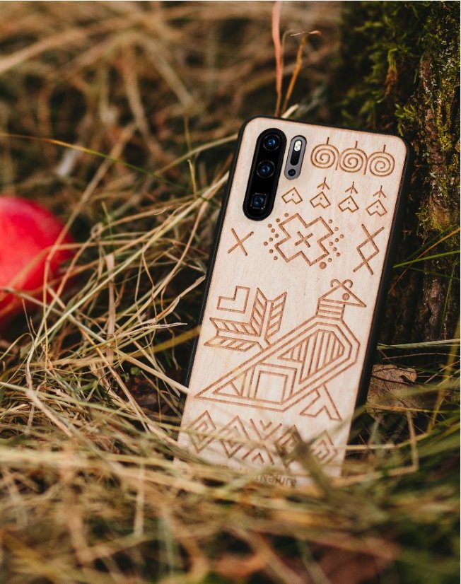 Drevený zadný kryt Čičmany na iPhone SE2