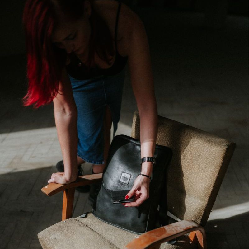 REDANT mini peněženka z voskované kůže NATIVE hnědá